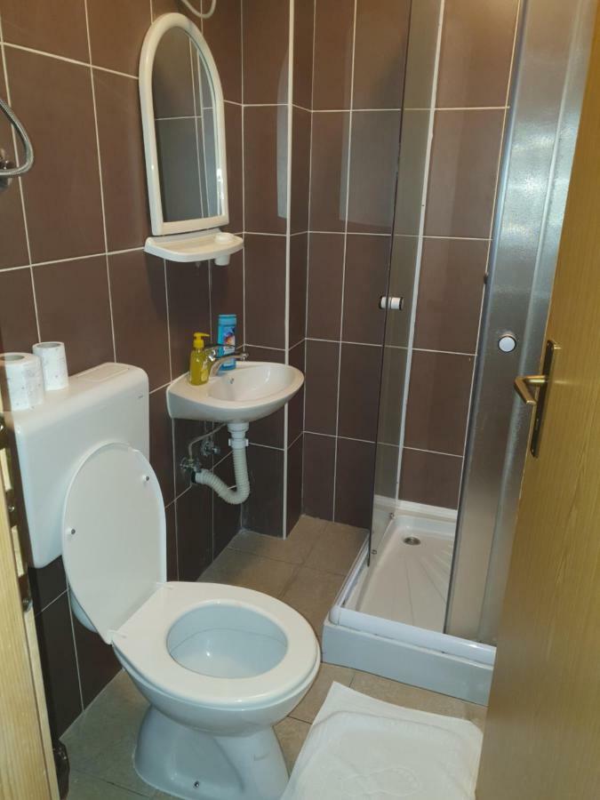 Hotel Damir Emir Tuzla Esterno foto